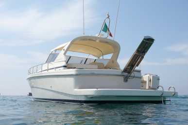 Фотоий: надувательство шлюпки CANTIERI NAUTICI TIRRENO - CAYMAN 40 W.A.