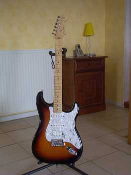Фотоий: надувательство гитары и другие аппаратуры шнура FENDER  STRATOCASTER USA - STRATOCASTER USA