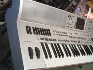 Фотоий: надувательство рояли и synthetizers