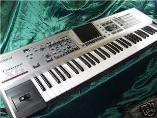Фотоий: надувательство рояли и synthetizers