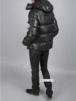 Фотоий: надувательство одежда люди - MONCLER