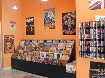 Фотоий: надувательство гитары и другие аппаратуры шнура VINILE
