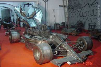 Фотоий: надувательство скульптуры другое - COCHE DE FORMULA DIMENCCIONES RIALES DE HIERRO