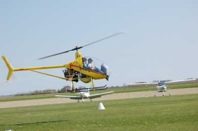 Фотоий: надувательство плоскости, ULM и вертолеты KOMPRESS CH-7 - KOMPRESS CH-7