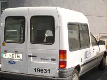 Фотоий: надувательство автомобили FORD - Courrier