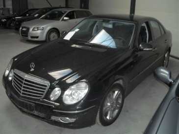 Фотоий: надувательство автомобили MERCEDES - 220