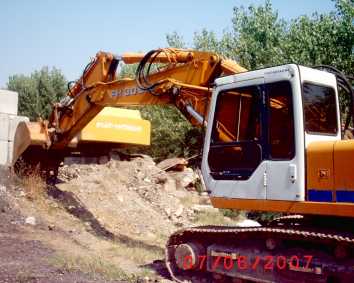 Фотоий: надувательство машины HITACHI - 300.2