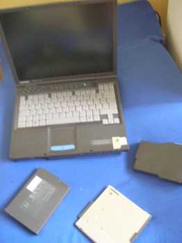 Фотоий: надувательство портативнаяа @ЭВМ COMPAQ - E500