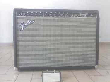 Фотоий: надувательство гитары и другие аппаратуры шнура FENDER - FENDER