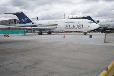 Фотоий: надувательство плоскости, ULM и вертолеты BOEING