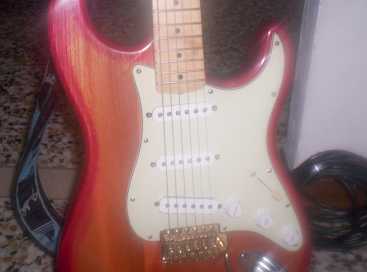 Фотоий: надувательство гитары и другие аппаратуры шнура LIUTERIA TIPO FENDER - STRATOCASTER