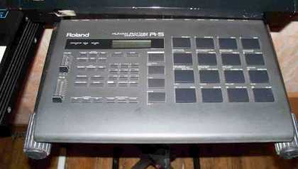 Фотоий: надувательство выстукивания ROLAND - R5