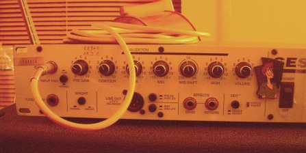 Фотоий: надувательство гитары и другие аппаратуры шнура PEAVEY / LANEY - SESSIONBASS