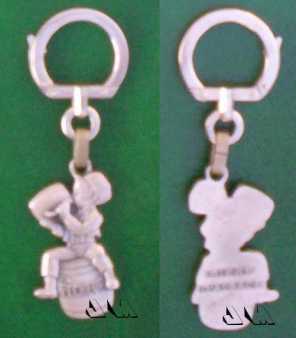 Фотоий: надувательство обширные фасоли, kinders, сосенки и держатели клю&# SUPERBE PORTE-CLEF AUGIS