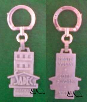 Фотоий: надувательство обширные фасоли, kinders, сосенки и держатели клю&# SUPERBE PORTE-CLEF AUGIS