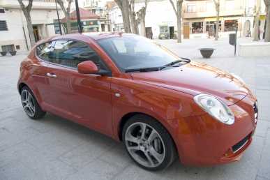 Фотоий: надувательство автомобили ALFA ROMEO - Giulietta