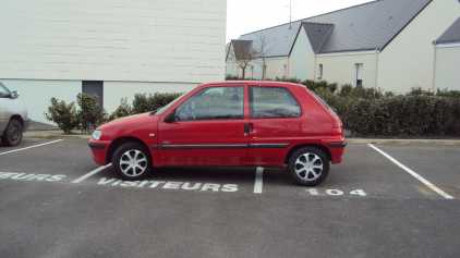 Фотоий: надувательство автомобили PEUGEOT - 106