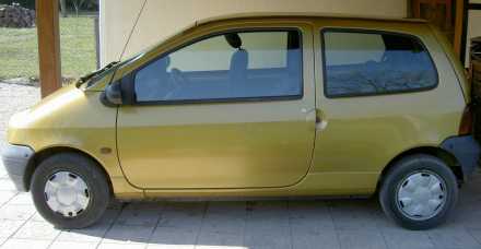 Фотоий: надувательство автомобили RENAULT - Twingo