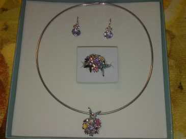 Фотоий: надувательство Jewels женщины - PIERRE LANG - PARURE