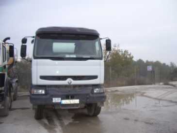 Фотоий: надувательство автомобили RENAULT - KERAX DCI