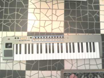 Фотоий: надувательство рояли и synthetizers NOVATION - XIO 49