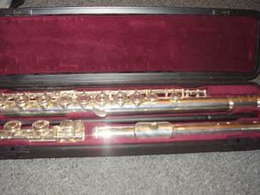Фотоий: надувательство латунь, woodwind и другие аппаратуры ветра YAMAHA
