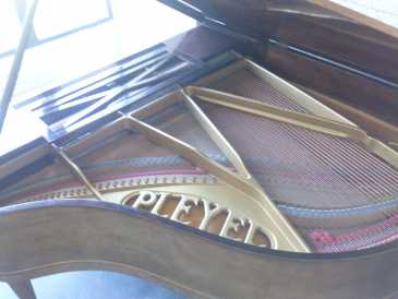 Фотоий: надувательство рояли и synthetizers PLEYEL - F