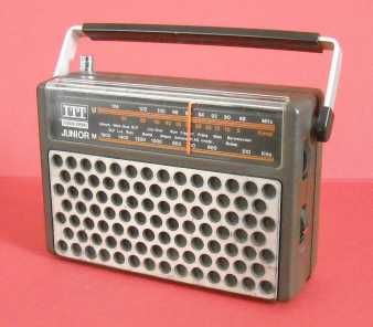 Фотоий: надувательство HIFI стерео/радиоий ITT SCHAUB-LORENZ - JUNIOR 28 - ANNO 1976