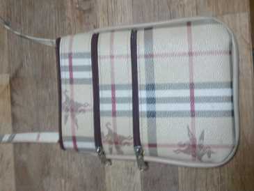 Фотоий: надувательство вспомогательное оборудование люди - BURBERRY - SACCOCHE BURBERRY