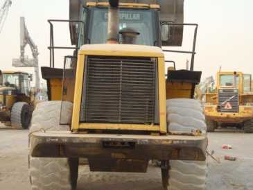 Фотоий: надувательство машины CATERPILLAR - 966G