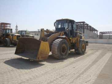 Фотоий: надувательство машины CATERPILLAR - 966G