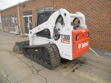 Фотоий: надувательство автомобили BOBCAT T-300