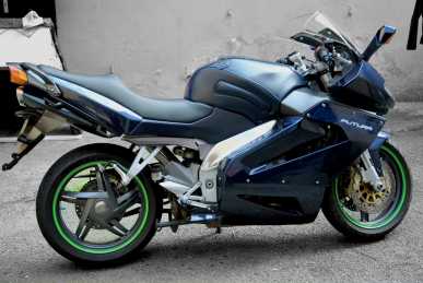 Фотоий: надувательство мотовелосипеды 1000 cc - APRILIA - RST FUTURA