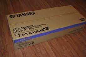 Фотоий: надувательство рояли и synthetizers YAMAHA