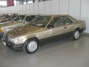 Фотоий: надувательство автомобили MERCEDES - 300