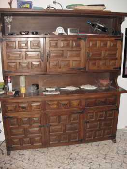 Фотоий: надувательство мебель MASSIV - SCHRANK TISCH 6STUHLE+HIGHBOARD