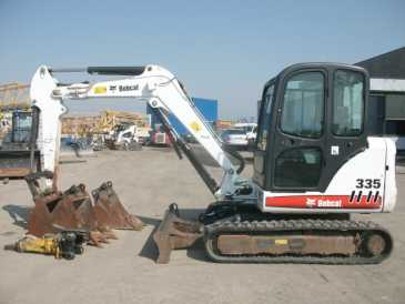 Фотоий: надувательство машины BOBCAT - 335