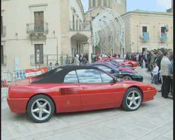 Фотоий: надувательство автомобили FERRARI - Mondial