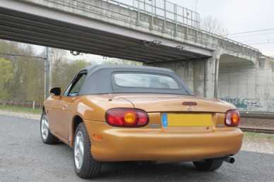 Фотоий: надувательство автомобили MAZDA - MX5