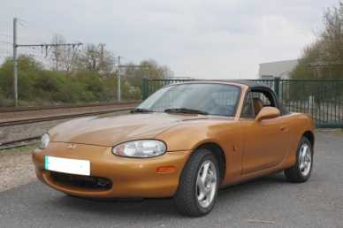 Фотоий: надувательство автомобили MAZDA - MX5