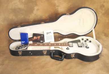 Фотоий: надувательство гитары и другие аппаратуры шнура GIBSON - 2011 GIBSON LES PAUL