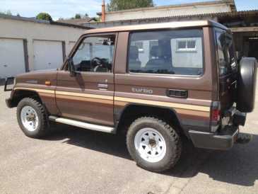 Фотоий: надувательство автомобили TOYOTA - Land Cruiser