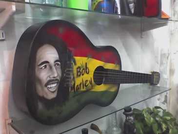 Фотоий: надувательство другие предметы GUITARRA AEROGRAFIADA