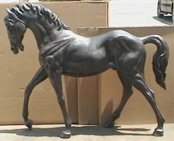 Фотоий: надувательство скульптуры бронза - BRONZE SCULPTURE OF A MEDIUM-SIZED HORSE (11 HANDS
