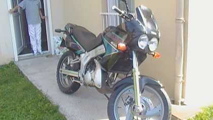 Фотоий: надувательство мотовелосипеды 125 cc - YAMAHA - TDR