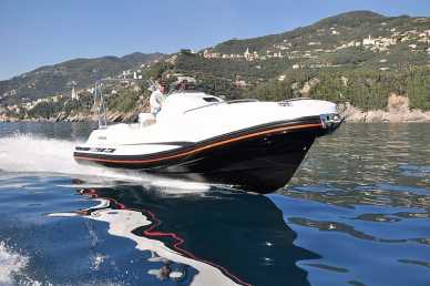 Фотоий: надувательство шлюпки ZAR 87 WELLDECK