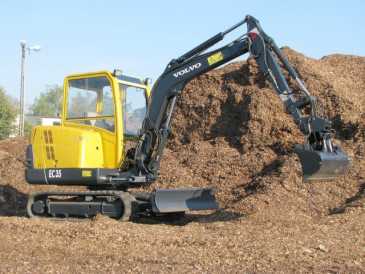 Фотоий: надувательство машины VOLVO - EC35