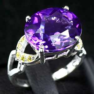 Фотоий: надувательство Jewels женщины