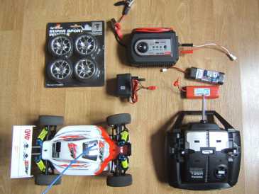 Фотоий: надувательство автомобили AVIO ET TIGER - BUGGY MB4 4X4 ELECTRIQUE COMPLET + RADIO FUTABA