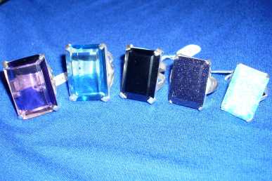 Фотоий: надувательство Jewels женщины